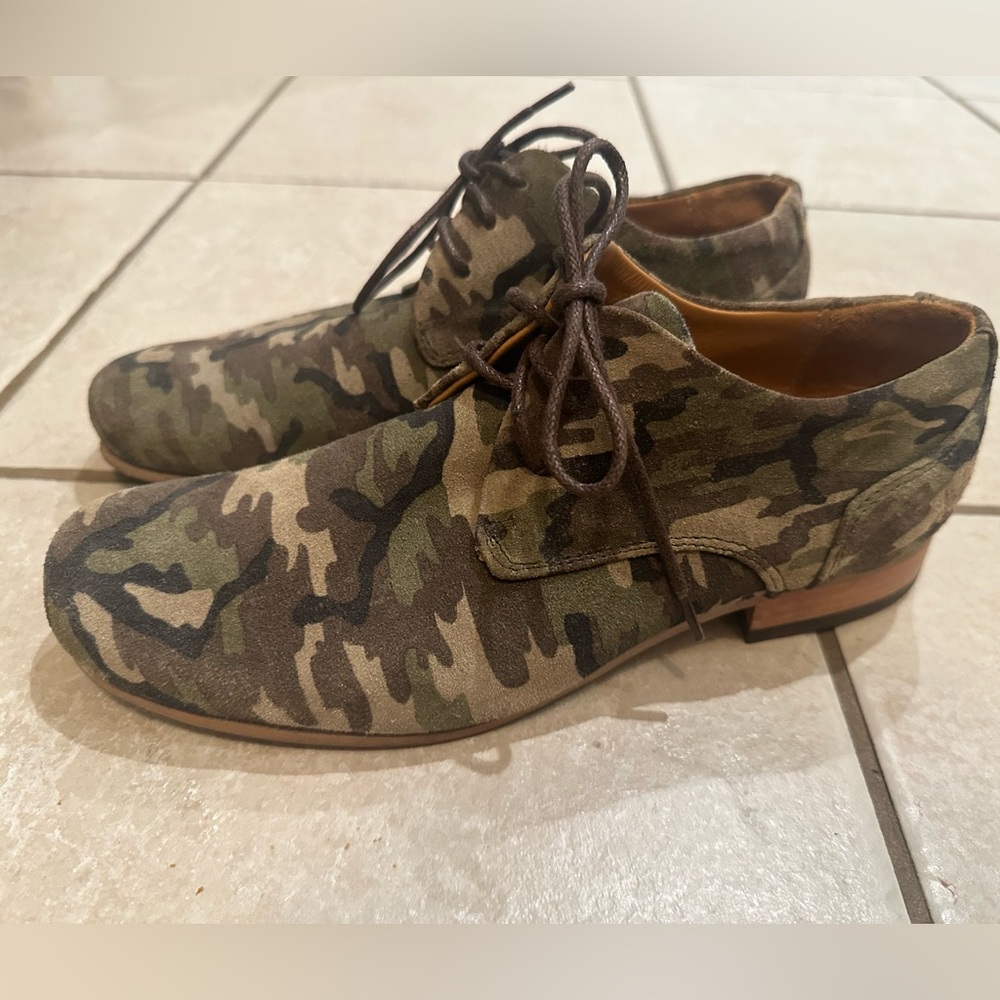 Camouflage Lace-Up Women's Shoes